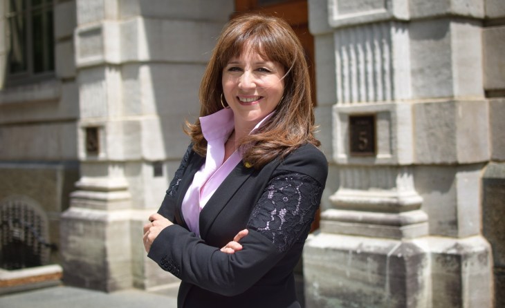 Printemps 2017_Nathalie extérieur Parlement